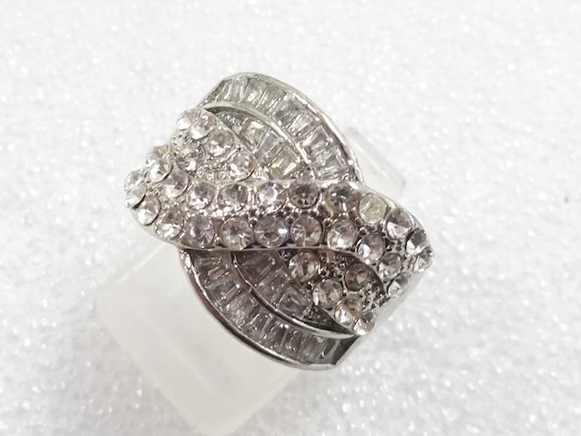 JAPANESE KIMONO / ANTIQUE CRYSTAL RING (SIZE 14)